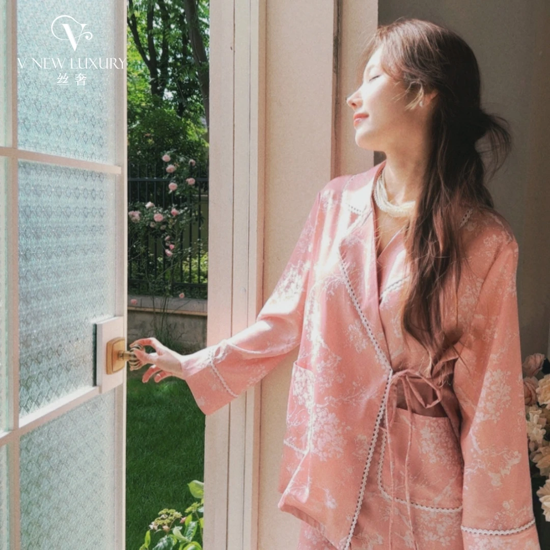 女睡衣春秋薄款缎面丝时尚植物花卉系带家居服套装可外穿V7T3199