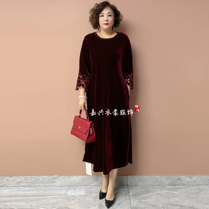 阔太太轻奢风丝绒连衣裙2025春上新宽松遮肚显瘦大码女装中长裙