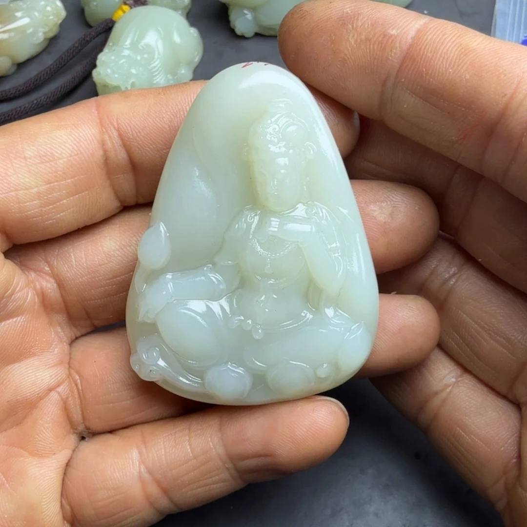 和田玉颈饰未镶嵌放*