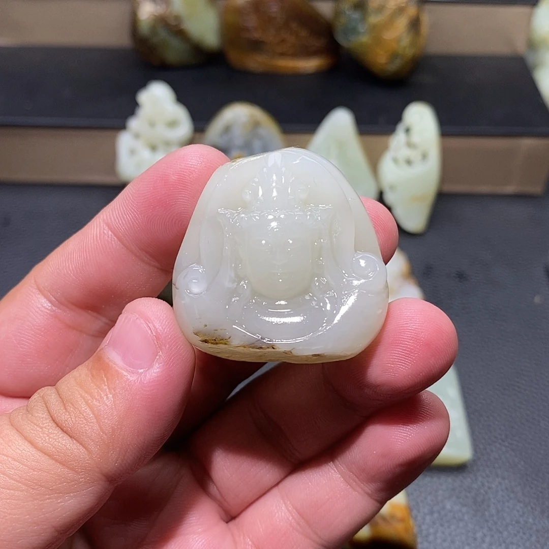 天***姐和田玉未镶嵌颈饰