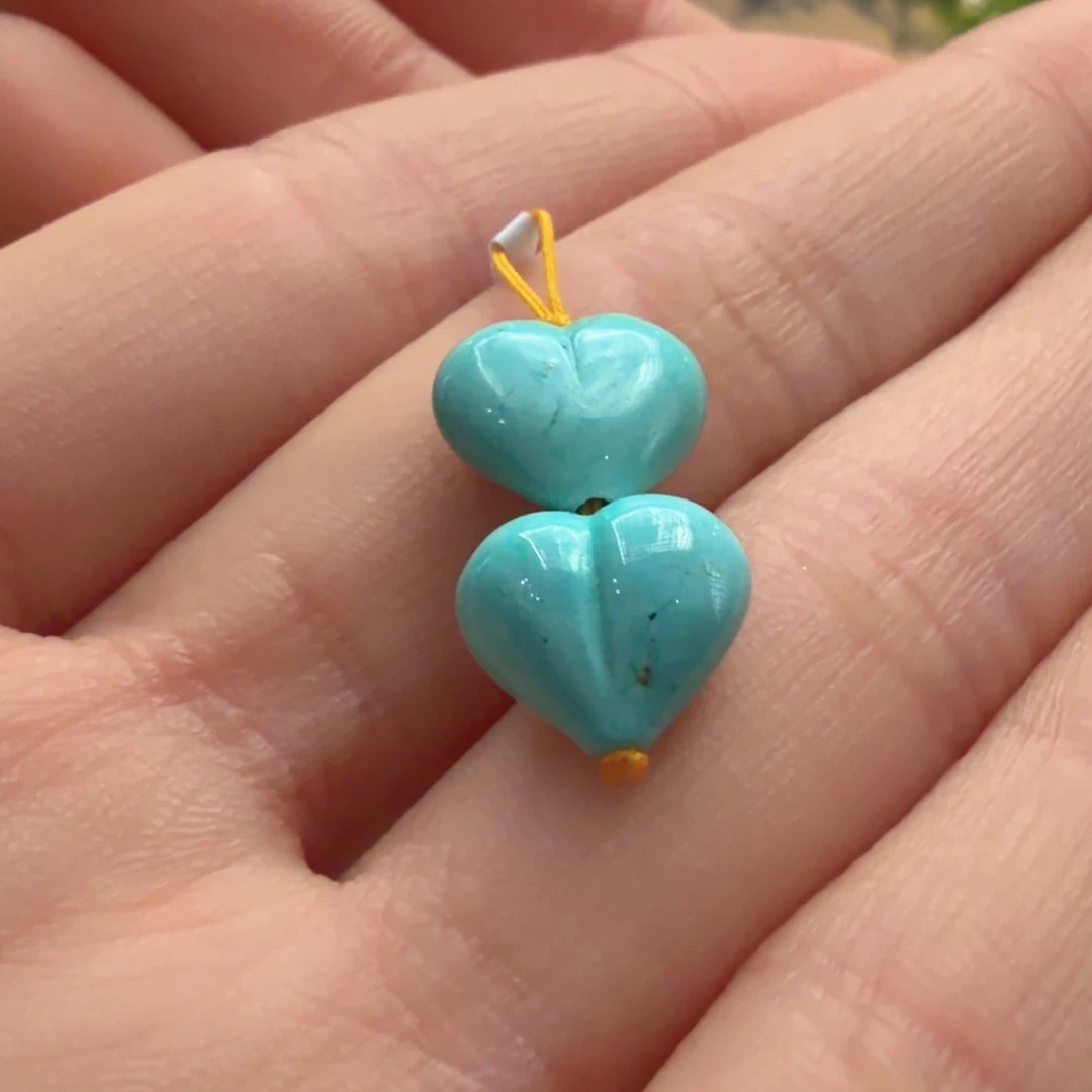 绿松石未镶嵌颈饰