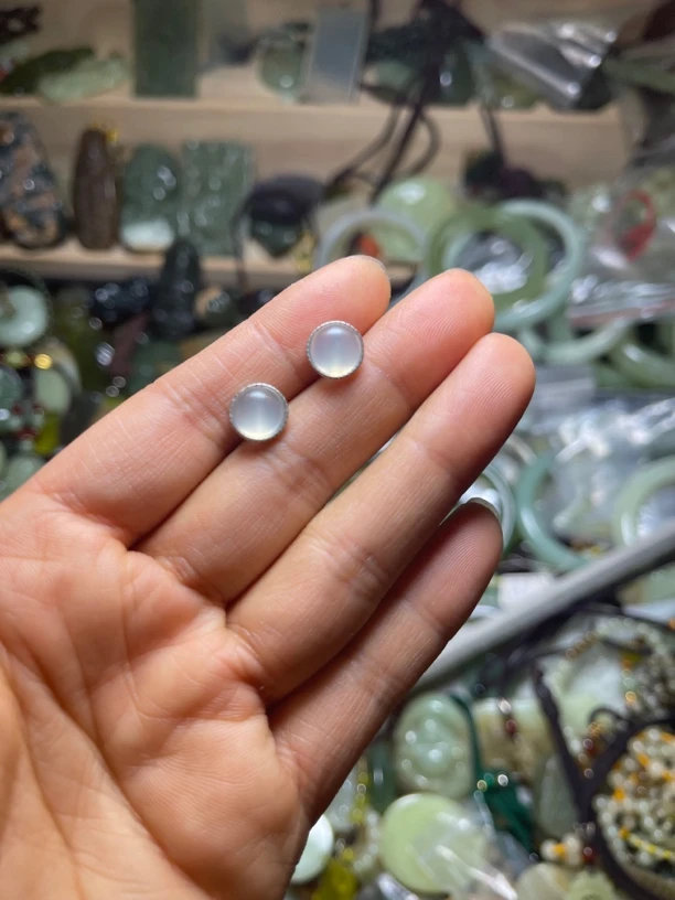 天然玉石高冰耳钉一对多样性发货