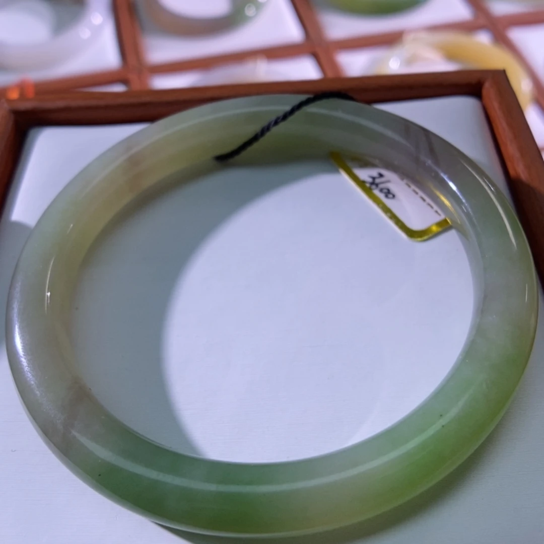 【闪购商品】未镶嵌手镯和田玉
