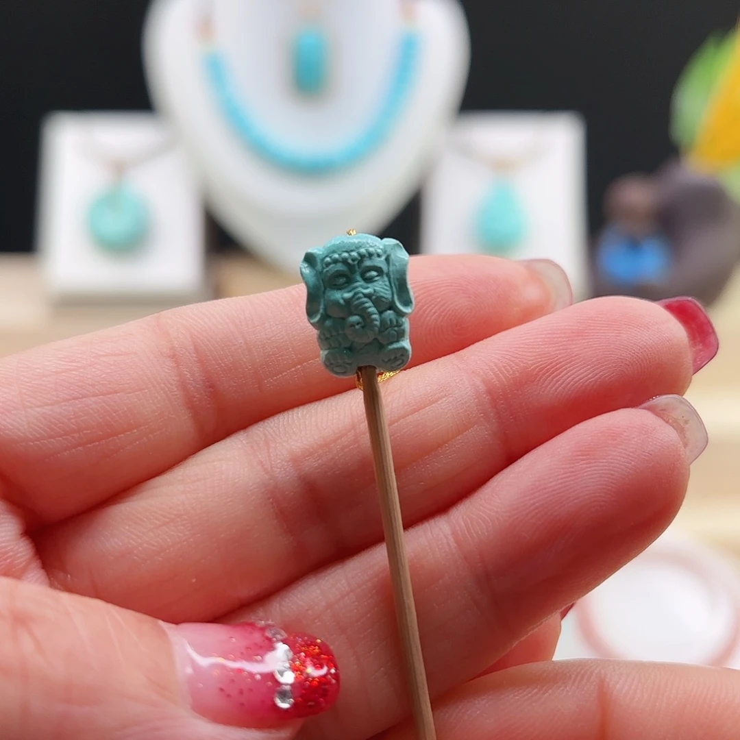 绿松石配饰未镶嵌