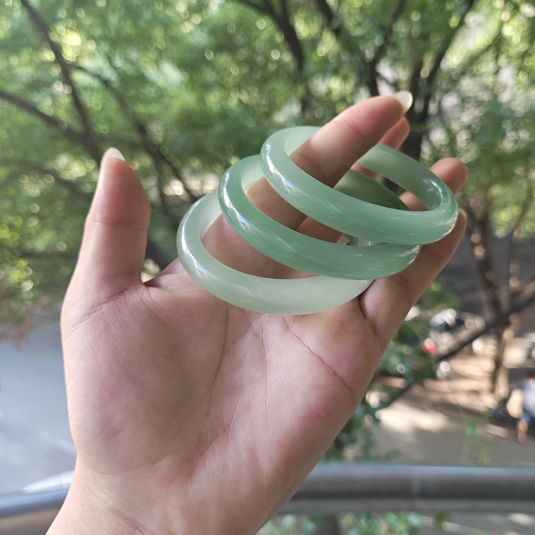 晴水葡萄肉天然东陵玉浅绿色