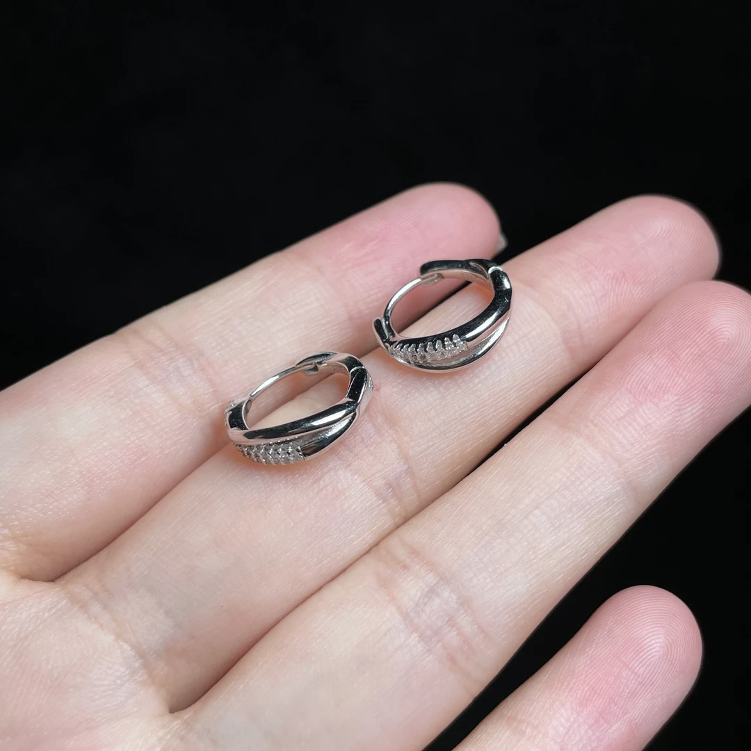 925银银制品 【玉总专属】925银莫比乌斯耳扣B040362