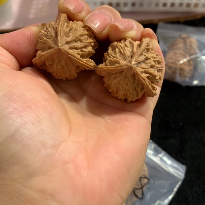 猴头核桃吊坠盘山200