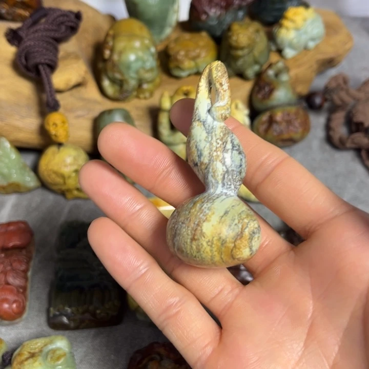 岫岩河磨玉（透闪石质玉）未镶嵌挂件