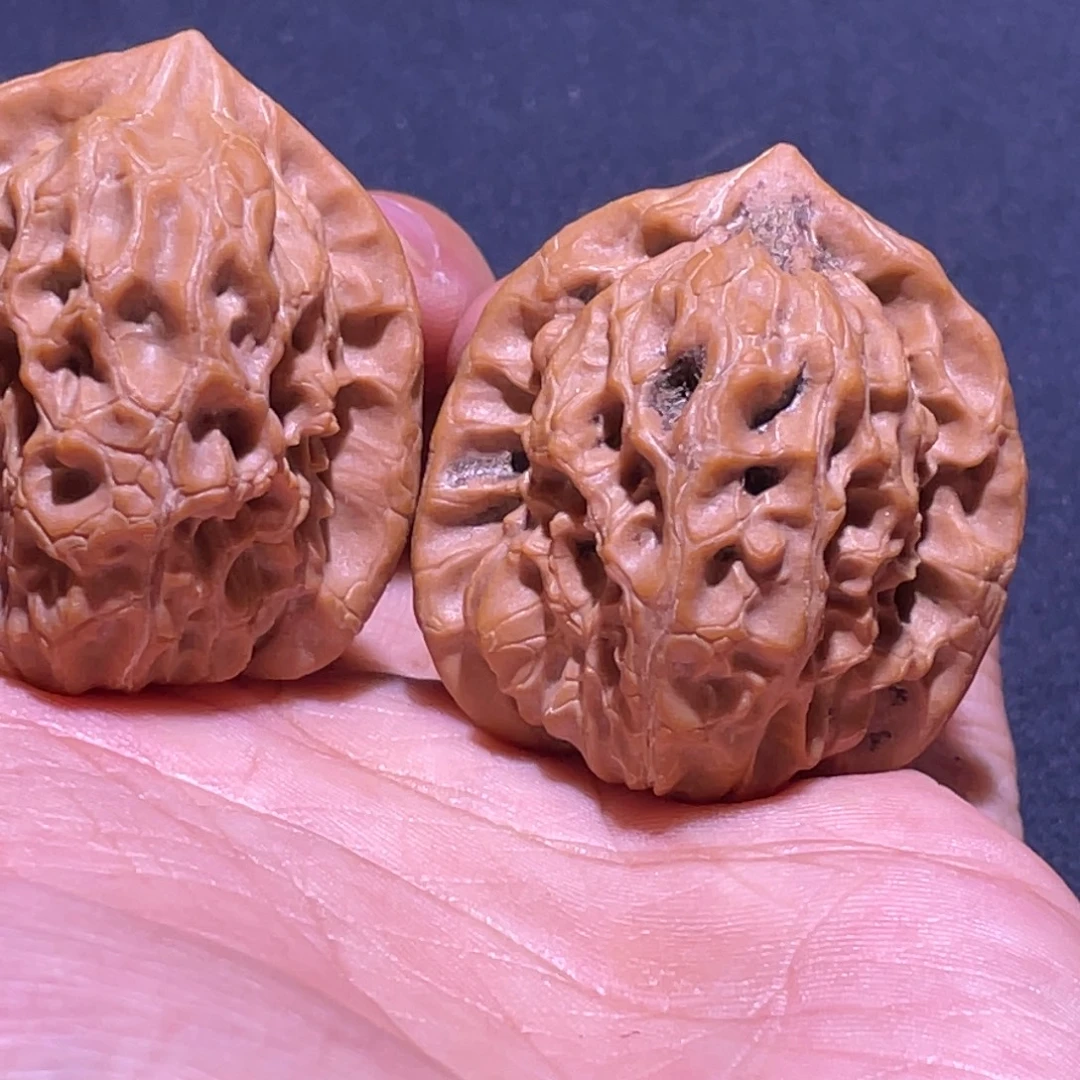 文玩核桃吊坠原树白蛇谷37带证书