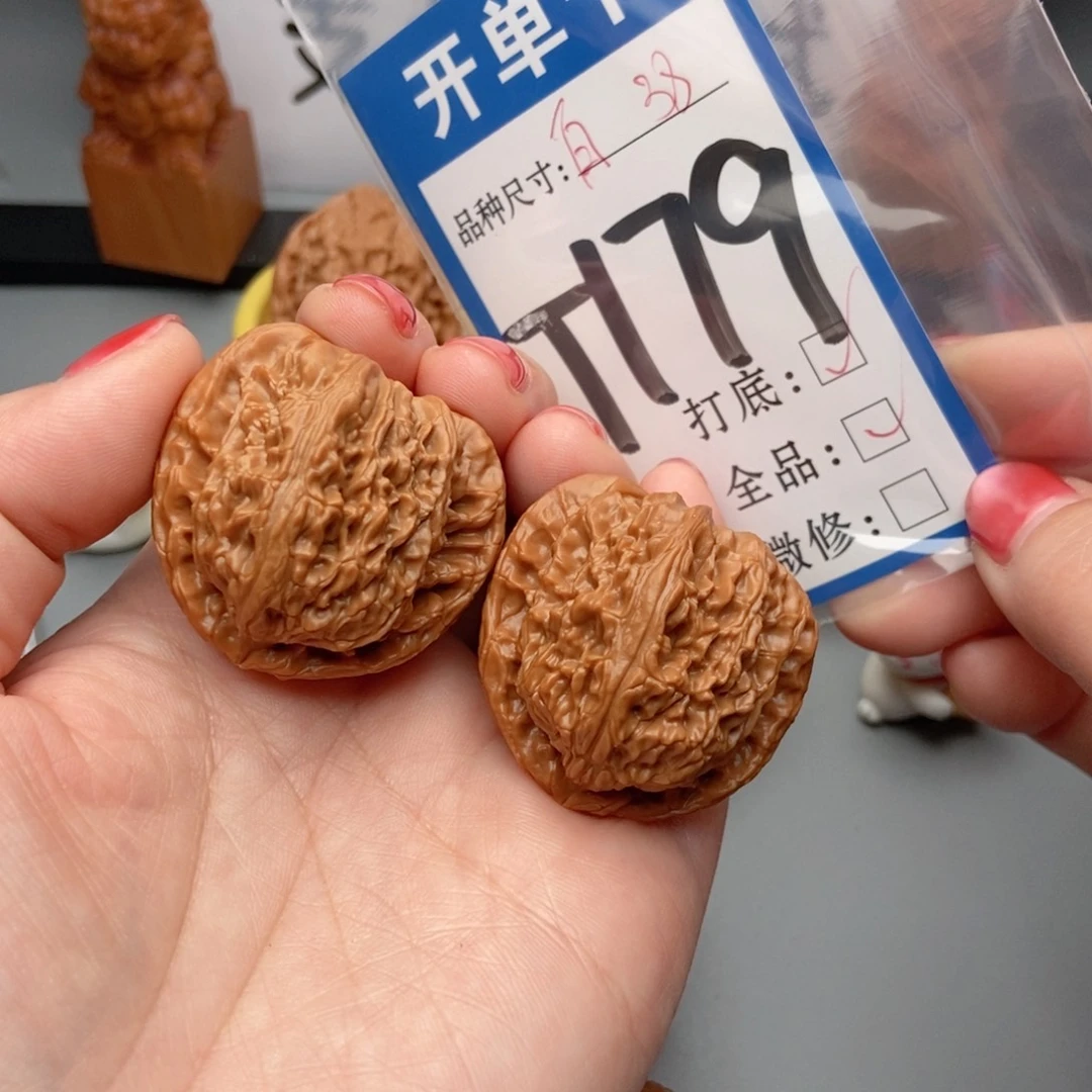 大***厂桃核吊坠核桃白狮子