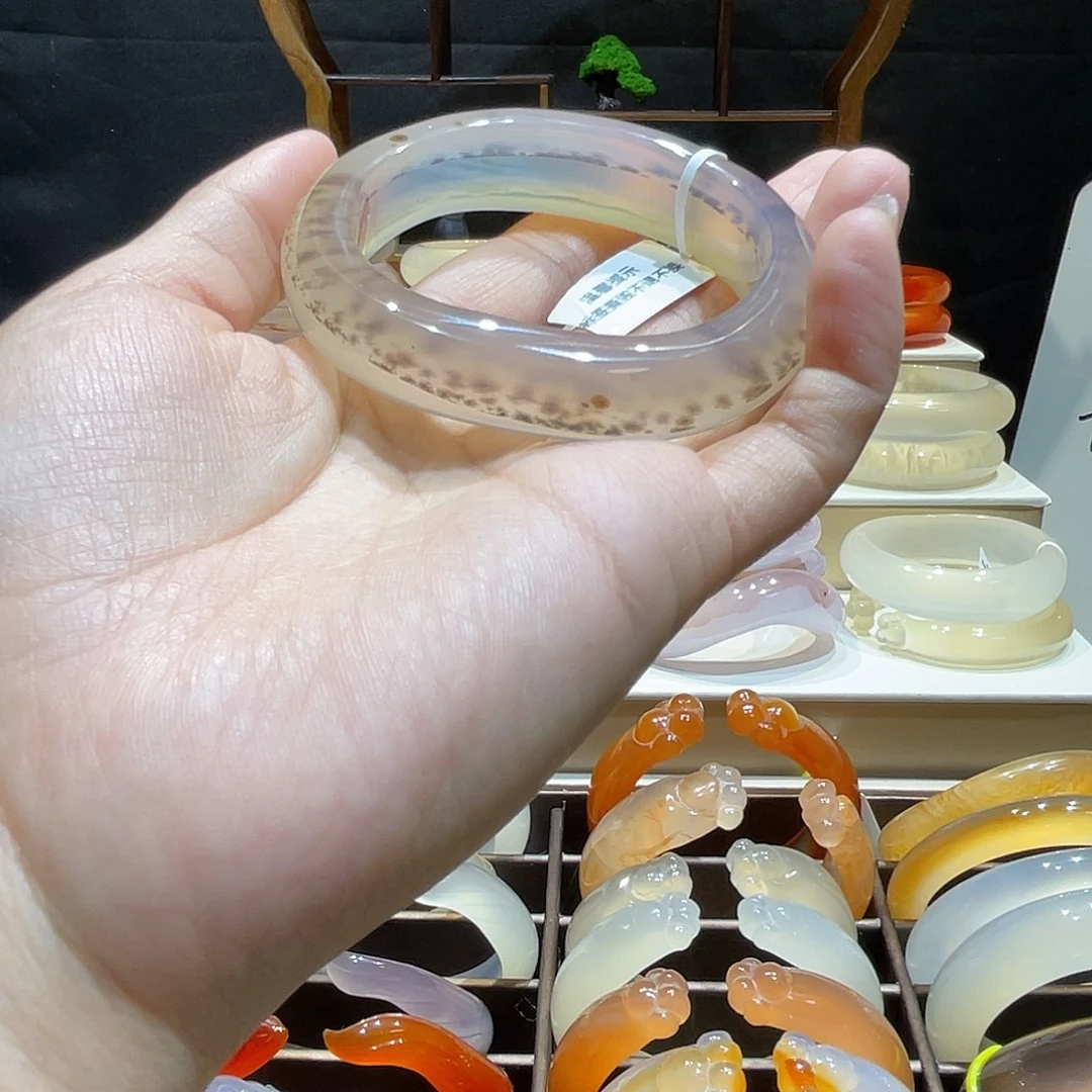 玛瑙/玉髓未镶嵌手镯