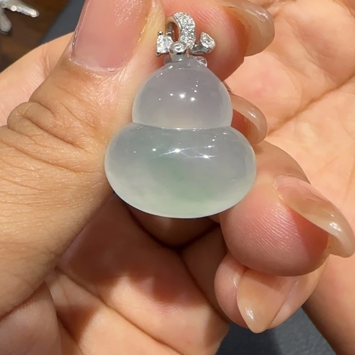 颈饰18K金镶嵌翡翠葫芦L