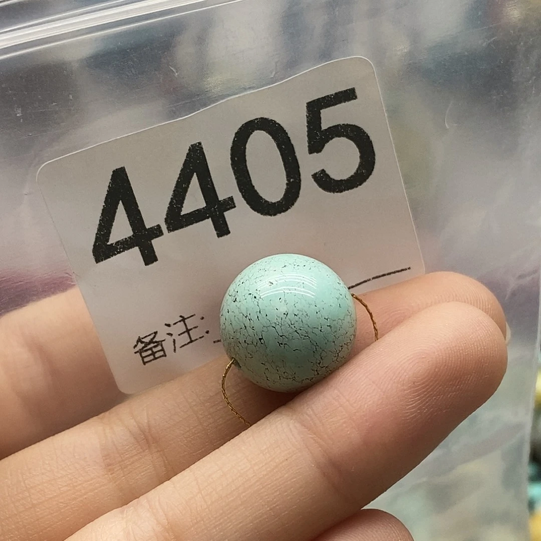 吾***空绿松石未镶嵌颈饰