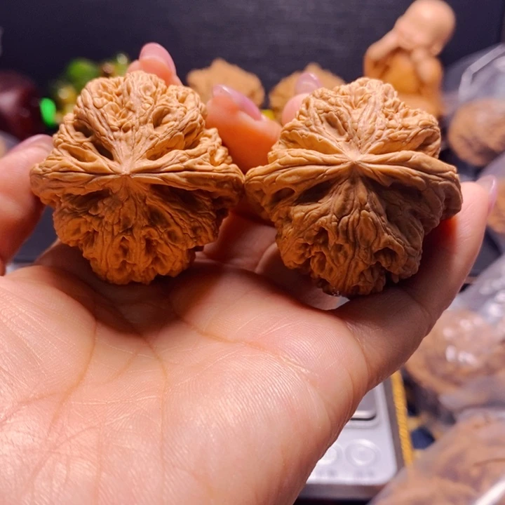 宁***悟文玩核桃把件粗筋