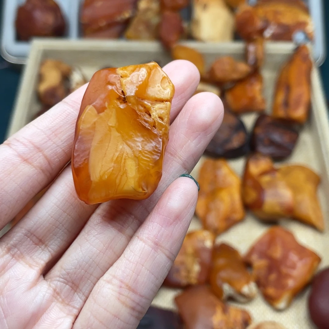 琥珀未镶嵌珠宝奇石