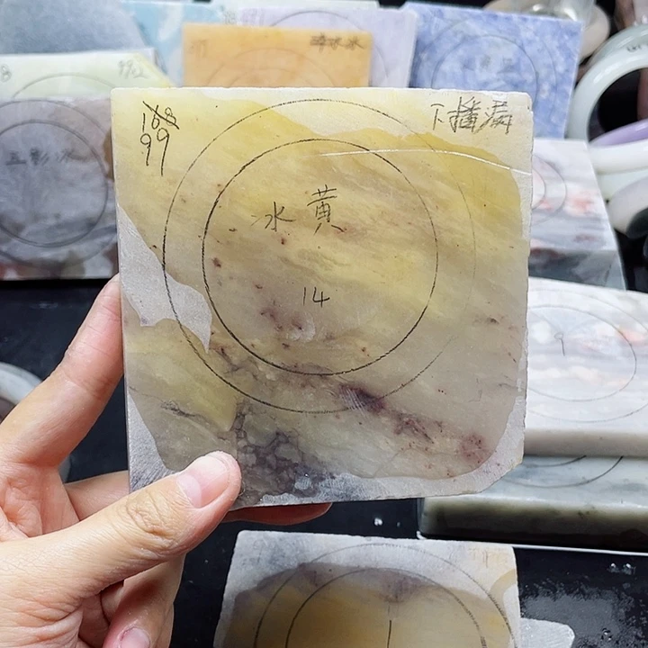 未镶嵌手镯石英质玉定制