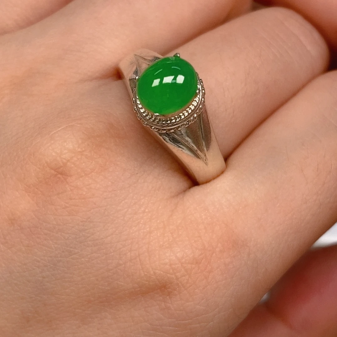 大***群翡翠未镶嵌颈饰翡翠