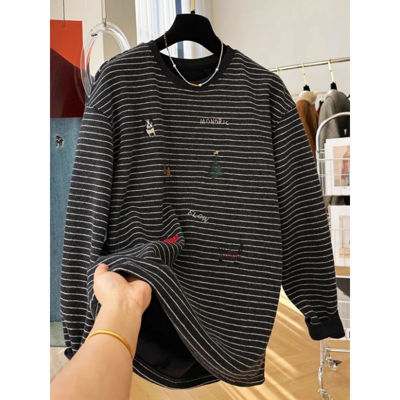 雪千羽大码胖MM卡通刺绣条纹圆领卫衣女早春宽松慵懒风加厚上衣潮