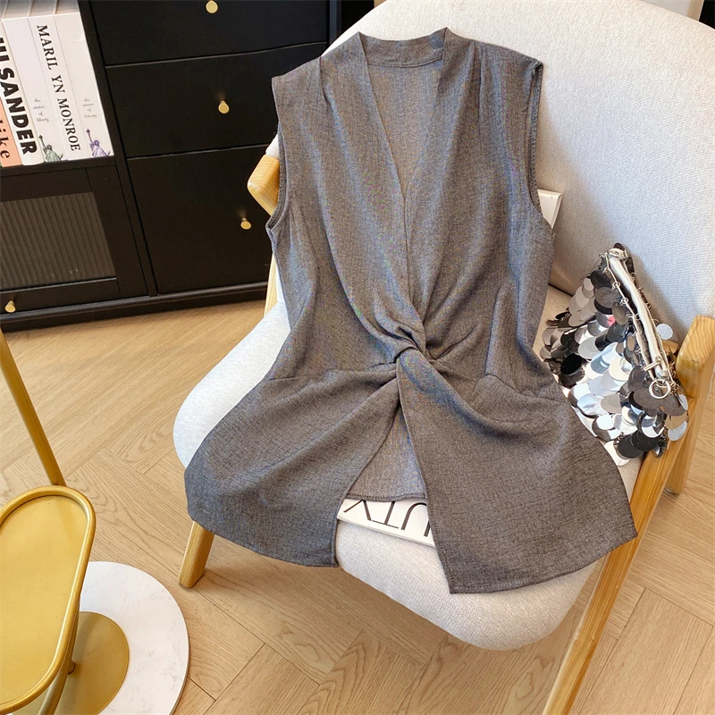 老钱风不规则扭结v领衬衫女夏款2025设计感小众后背绑带无袖上衣