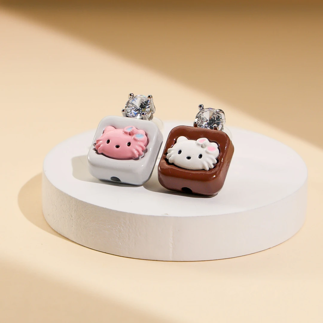 铜合金珐琅耳饰 ONETOP双色方糖Kitty猫耳钉可爱珐琅耳饰