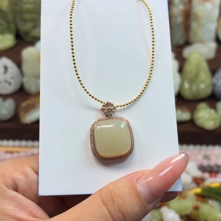 和田玉未镶嵌颈饰