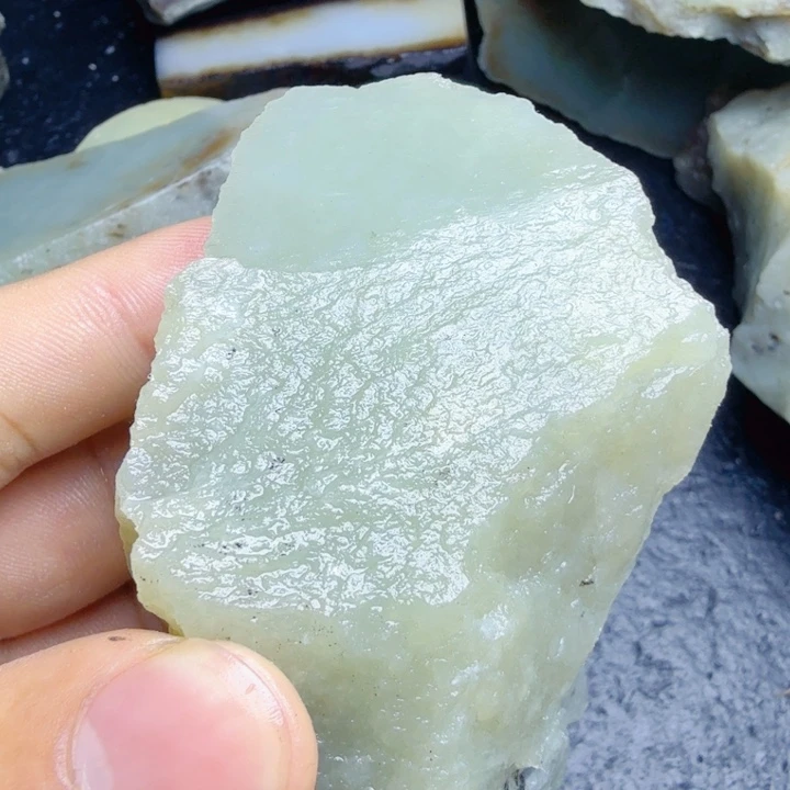 和田玉（糖玉）未镶嵌珠宝奇石