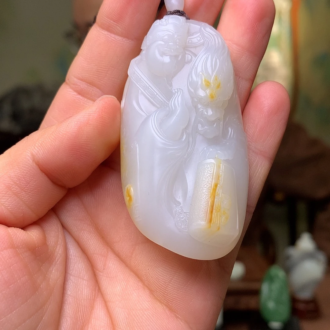 和田玉未镶嵌把件