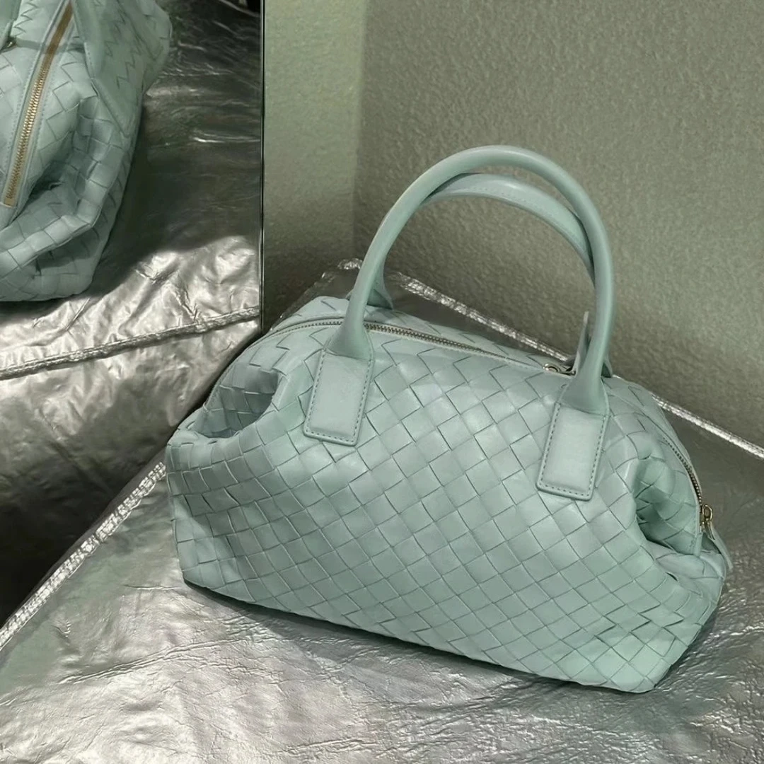 99新 BOTTEGA VENETA/葆蝶家 7姐专场/浅蓝色 Bauletto保龄球
