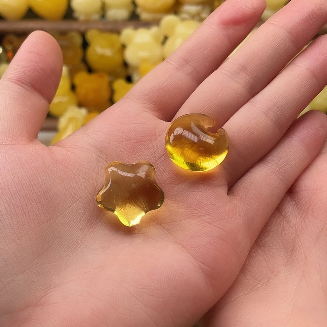 爱***肉未镶嵌琥珀珠宝奇石