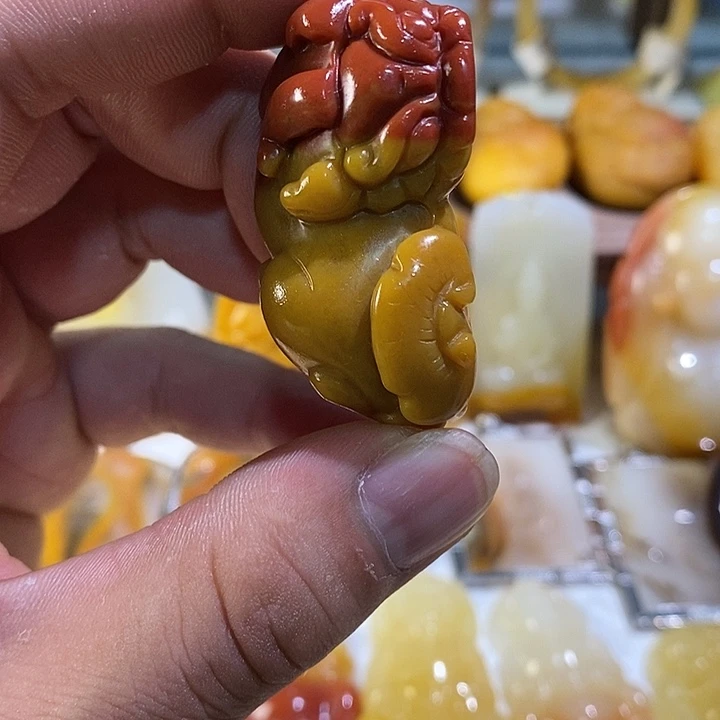 石英质玉（黄龙玉）未镶嵌吊坠(不含链)貔貅