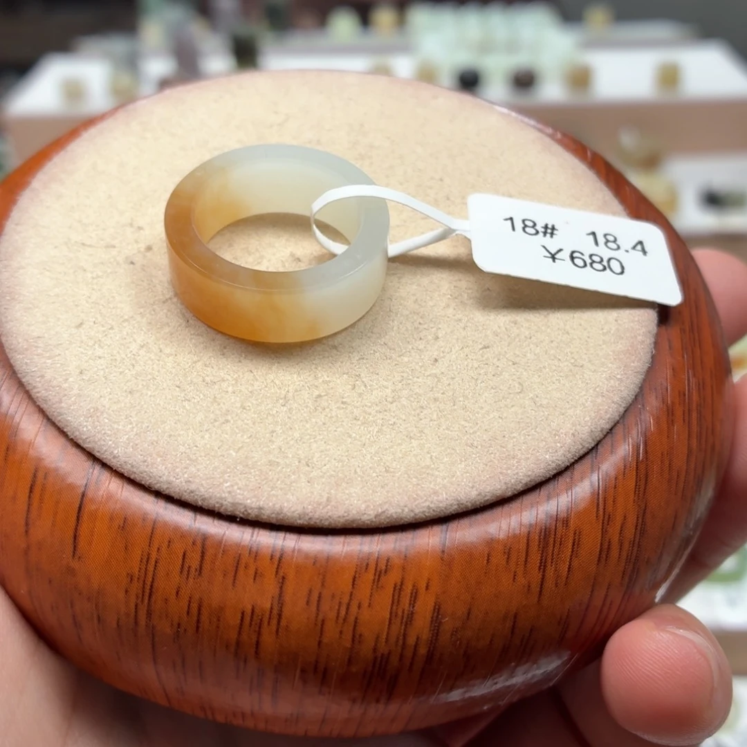 火***馆和田玉未镶嵌戒指18.4