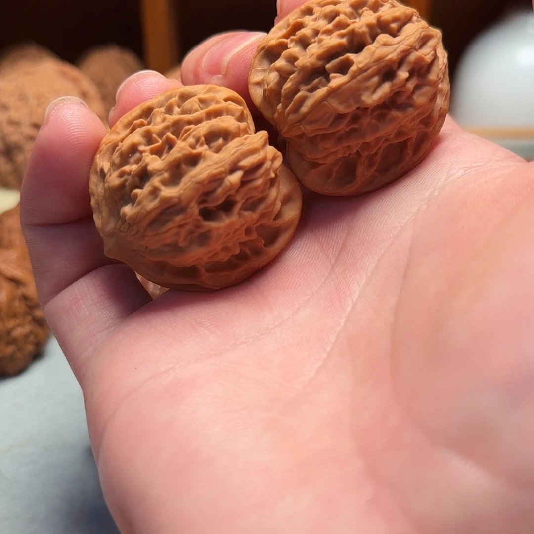 旭***暗文玩核桃把件原树野核龙元