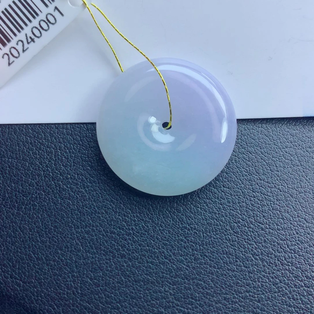 翡翠颈饰未镶嵌平安扣