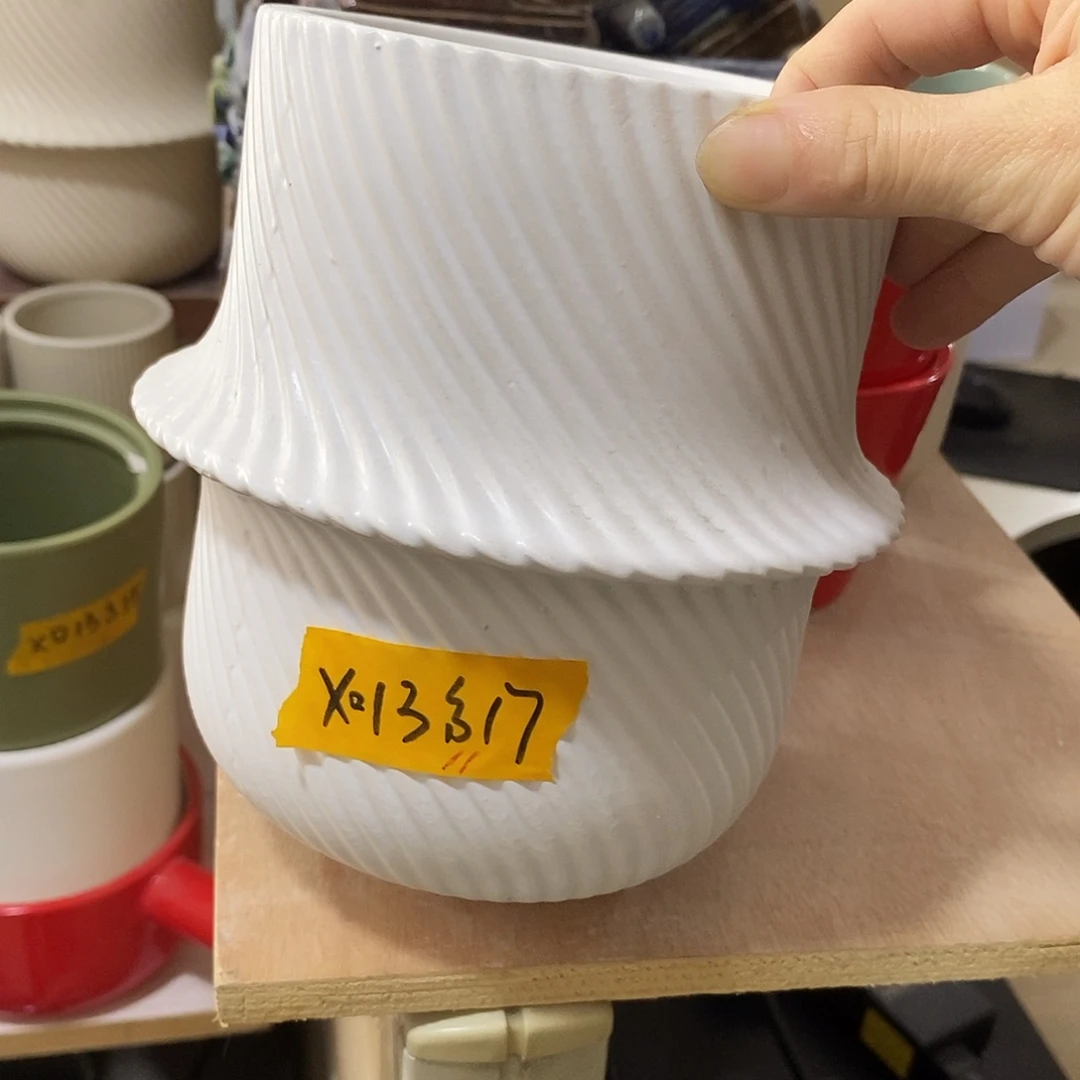 摆件陶盆有孔 瑕疵介意勿拍