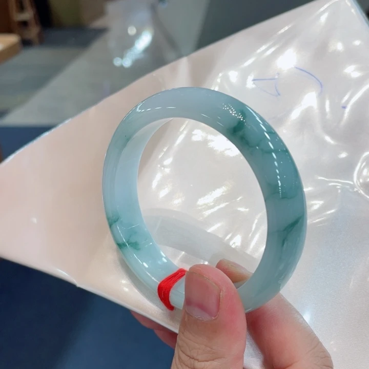 翡翠手镯未镶嵌买断