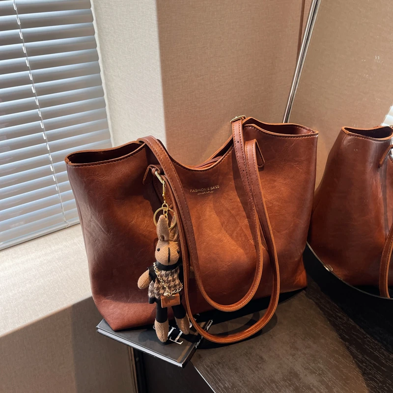 轻奢小众大容量包包女士2025新款超火百搭单肩包高级感通勤托特包