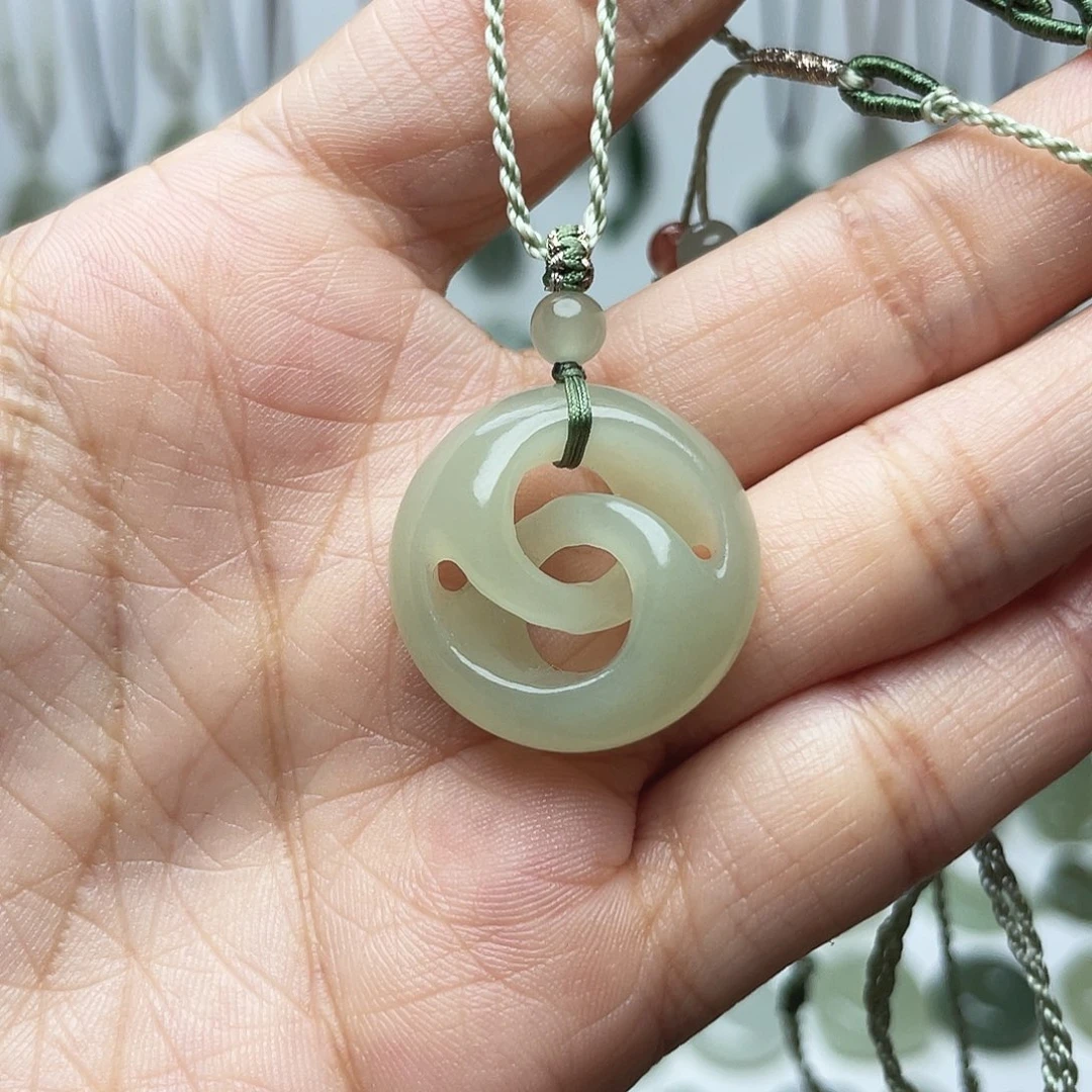 颈饰未镶嵌和田玉