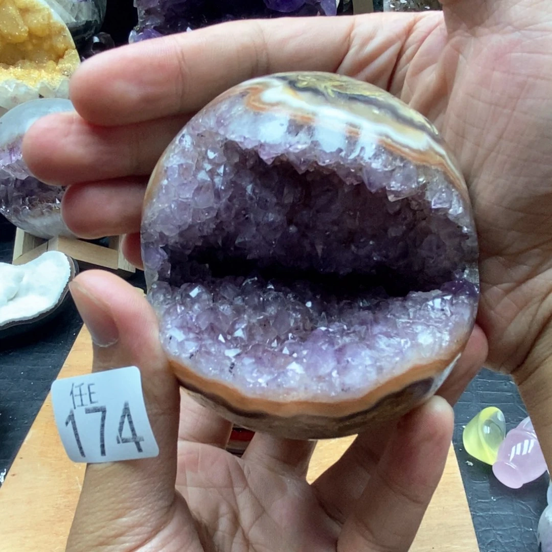 未镶嵌水晶大型摆件（非配饰）