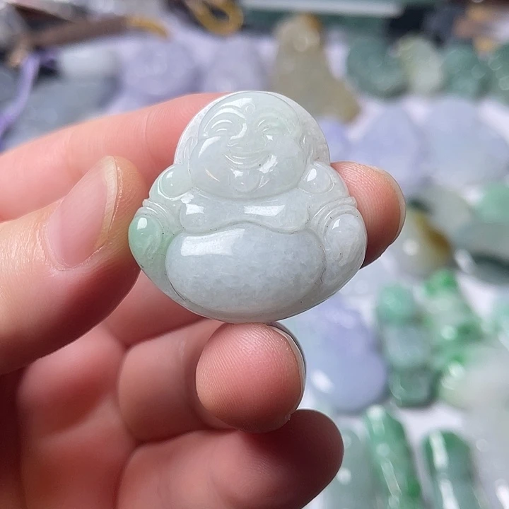 翡翠未镶嵌颈饰佛公
