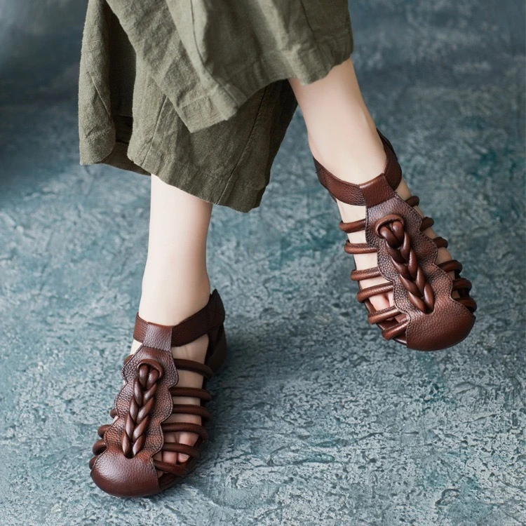 手工编织复古凉鞋女夏季包头真皮罗马鞋女镂空中跟舒适软底妈妈鞋