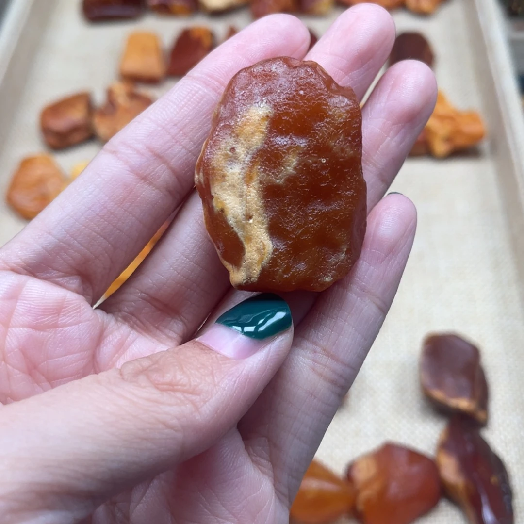 琥珀未镶嵌珠宝奇石