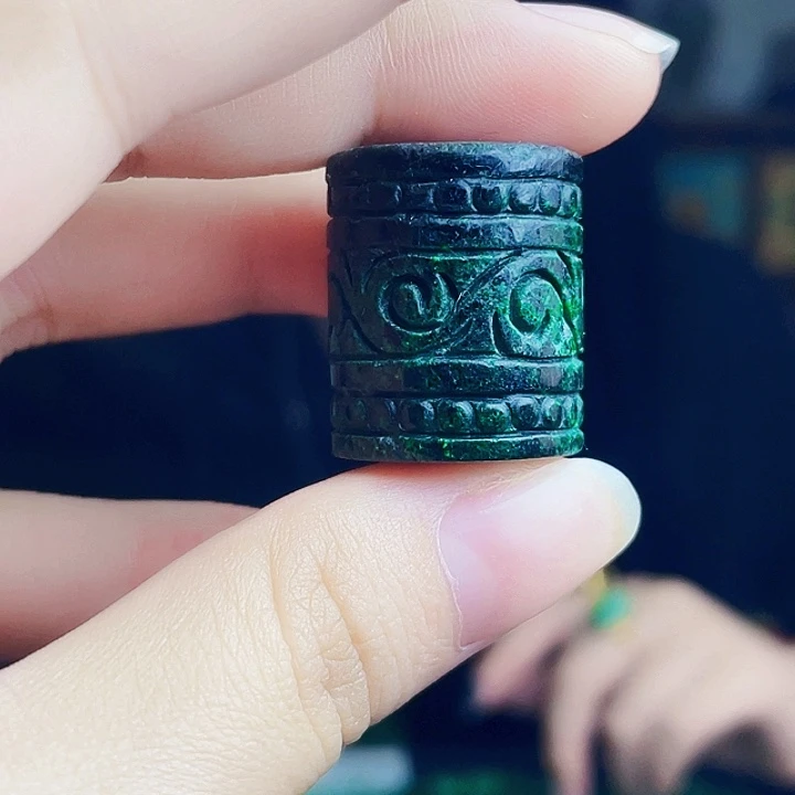 颈饰未镶嵌翡翠多样性