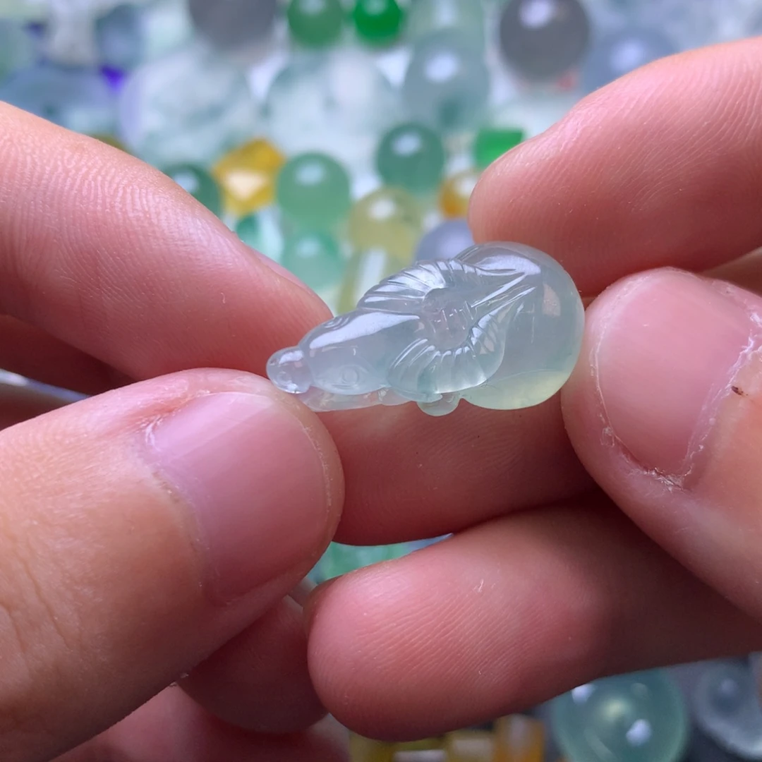 定制翡翠未镶嵌挂件