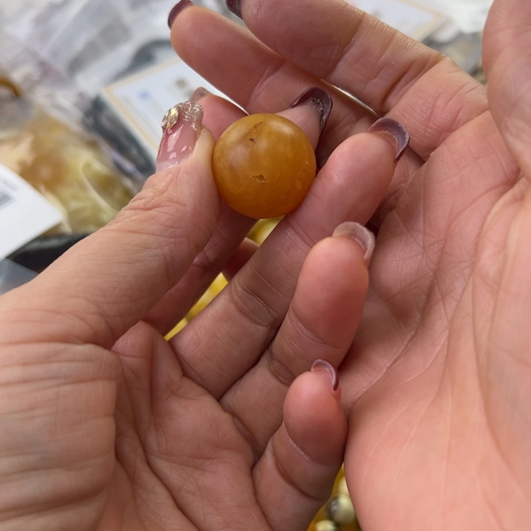 琥珀珠宝奇石未镶嵌
