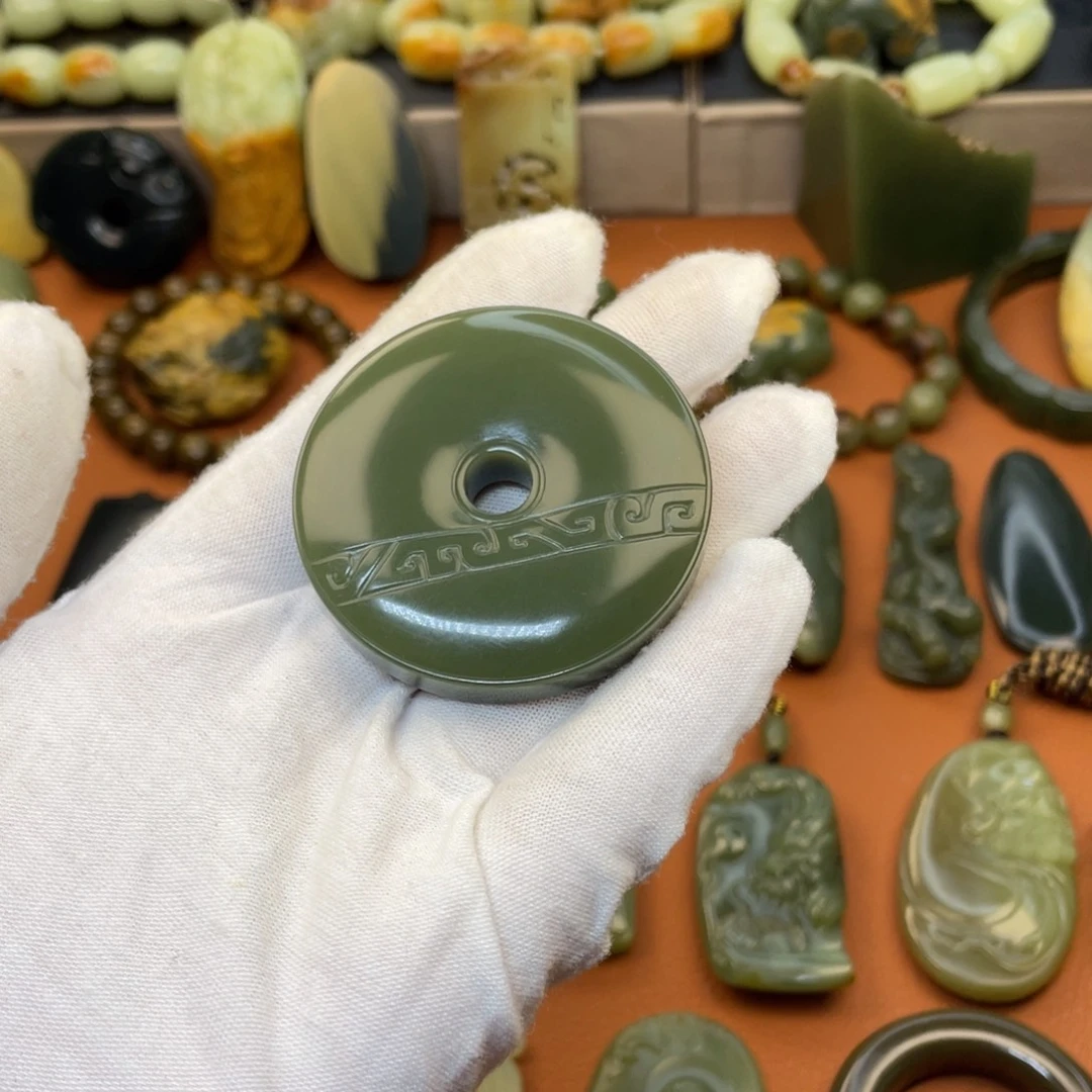 岫岩老玉（透闪石质玉）未镶嵌挂件