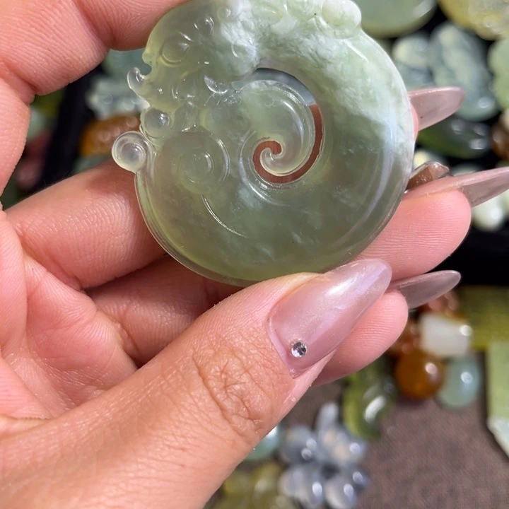 蛇纹石玉合金颈饰
