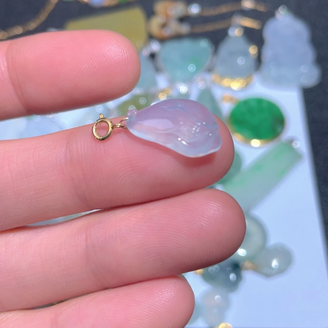 翡翠颈饰18K金镶嵌翡翠