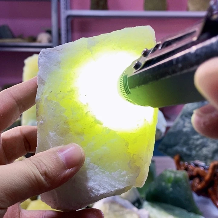 蛇纹石玉未镶嵌岫玉原石蛇纹石玉