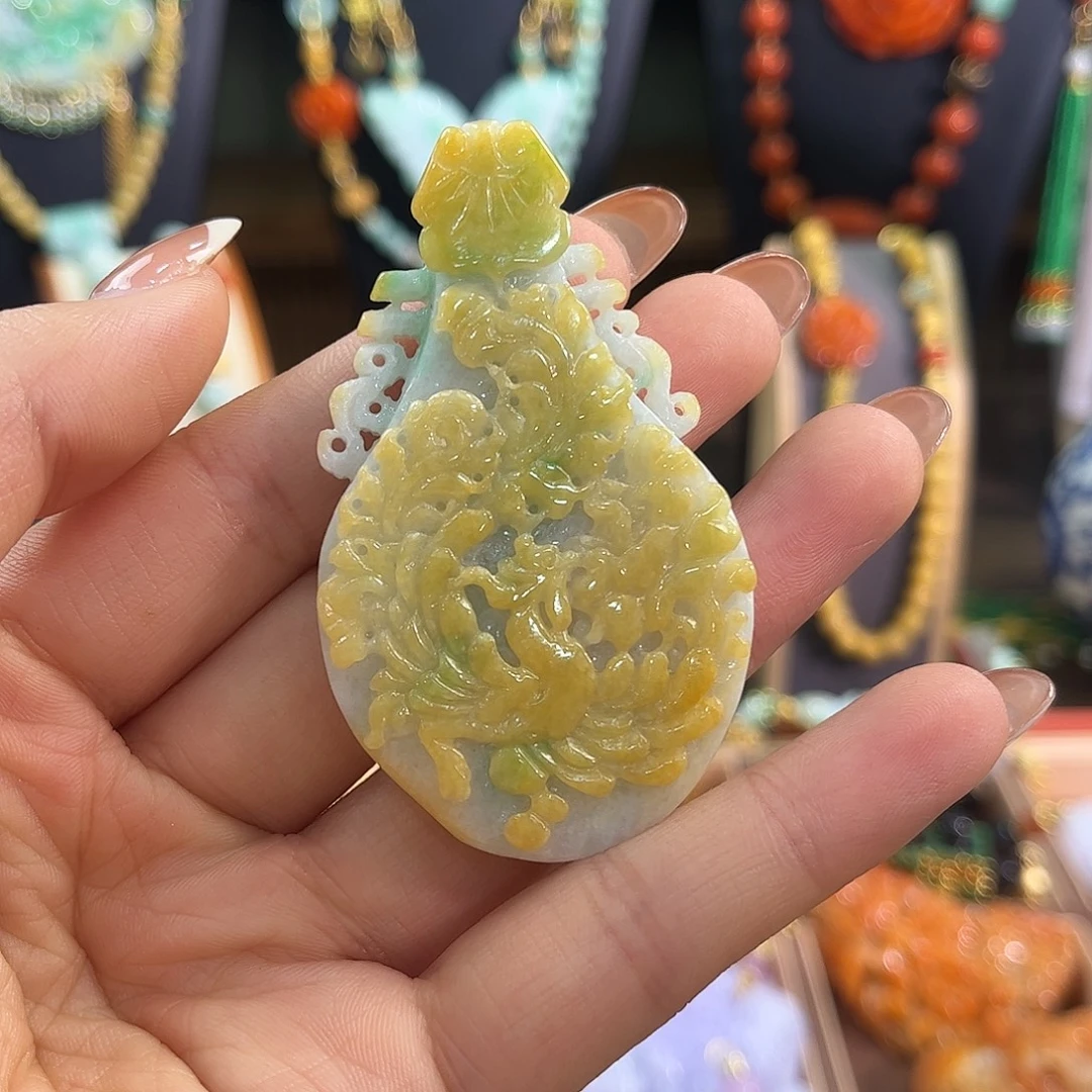 翡翠未镶嵌颈饰炸