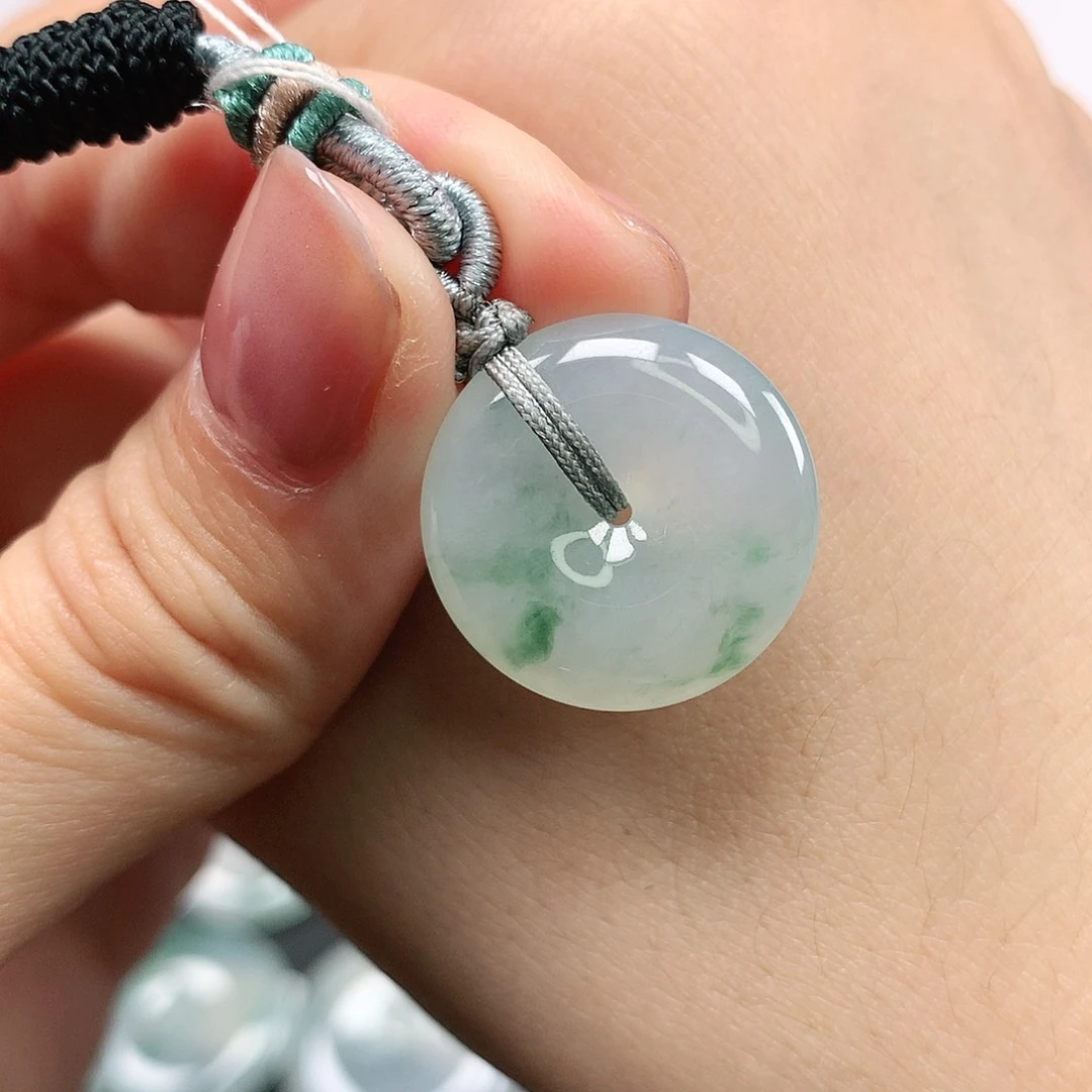 翡翠颈饰未镶嵌平安